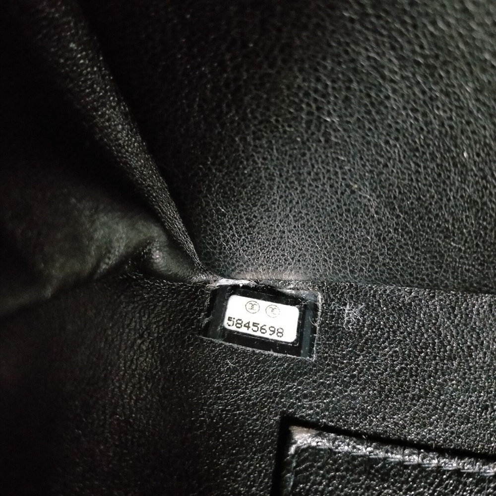 Chanel Shoulder Bag Black Leather - Picture 9 of 9